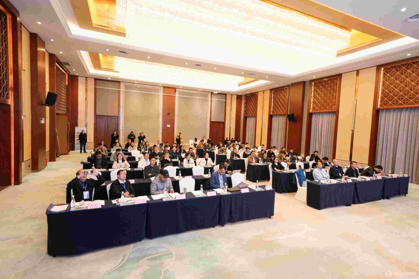 2024硫磷鈦資源與新能源協(xié)同創(chuàng  )新發(fā)展論壇暨第一屆磷酸錳鐵鋰技術(shù)交流會(huì )現場(chǎng)照片